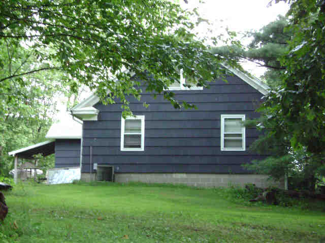 Building photograph for 409 NONNEWAUG RD